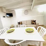 Ariel House בית נופש