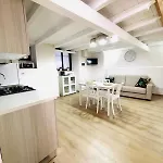 Ariel House בית נופש